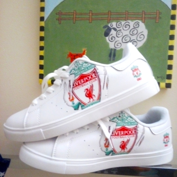 Meet your Posher, Deborah - Picture 1 of 2